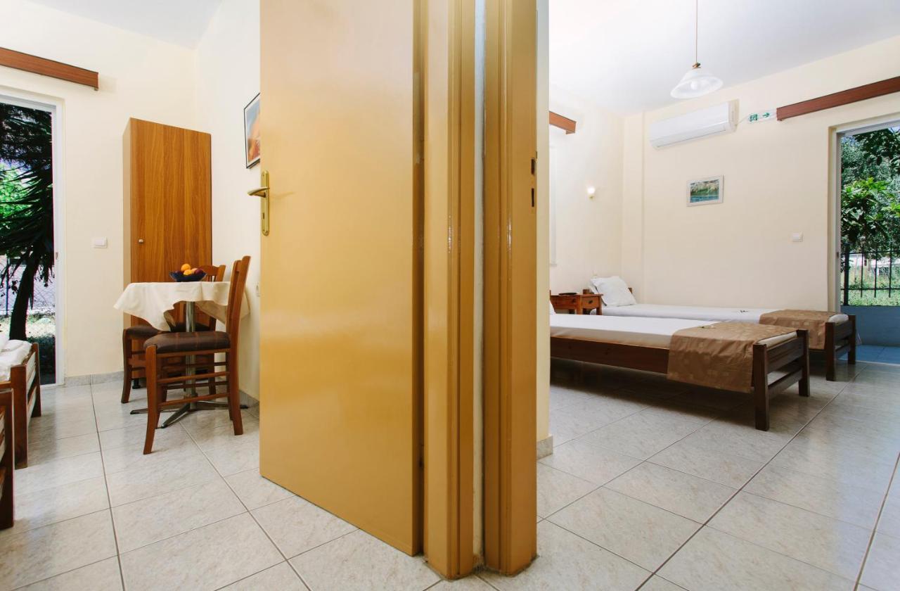 Hotel Loula Rooms And Apartments Kamena Vourla Ngoại thất bức ảnh