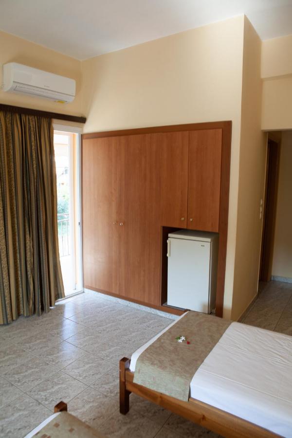 Hotel Loula Rooms And Apartments Kamena Vourla Ngoại thất bức ảnh