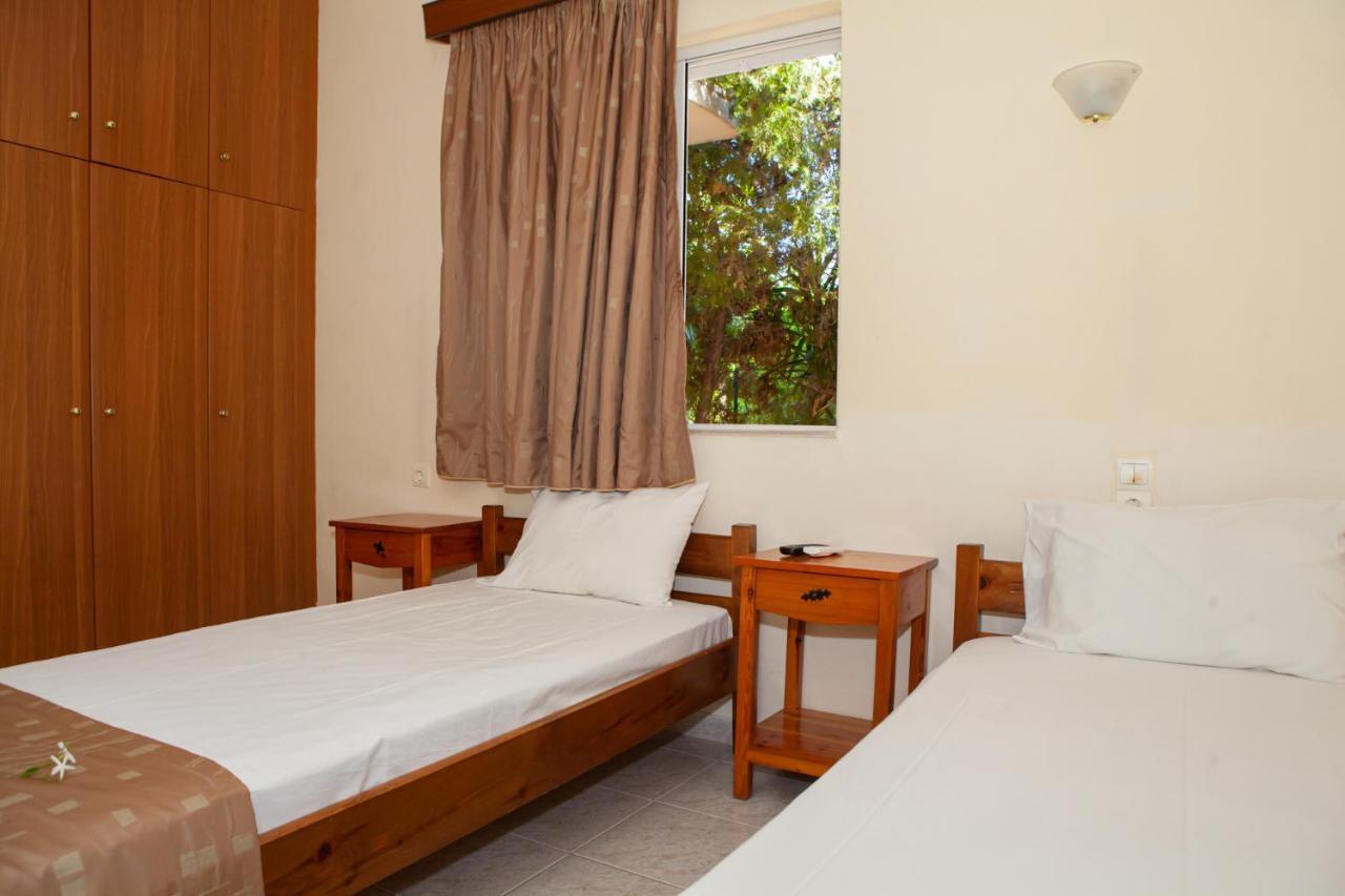 Hotel Loula Rooms And Apartments Kamena Vourla Ngoại thất bức ảnh