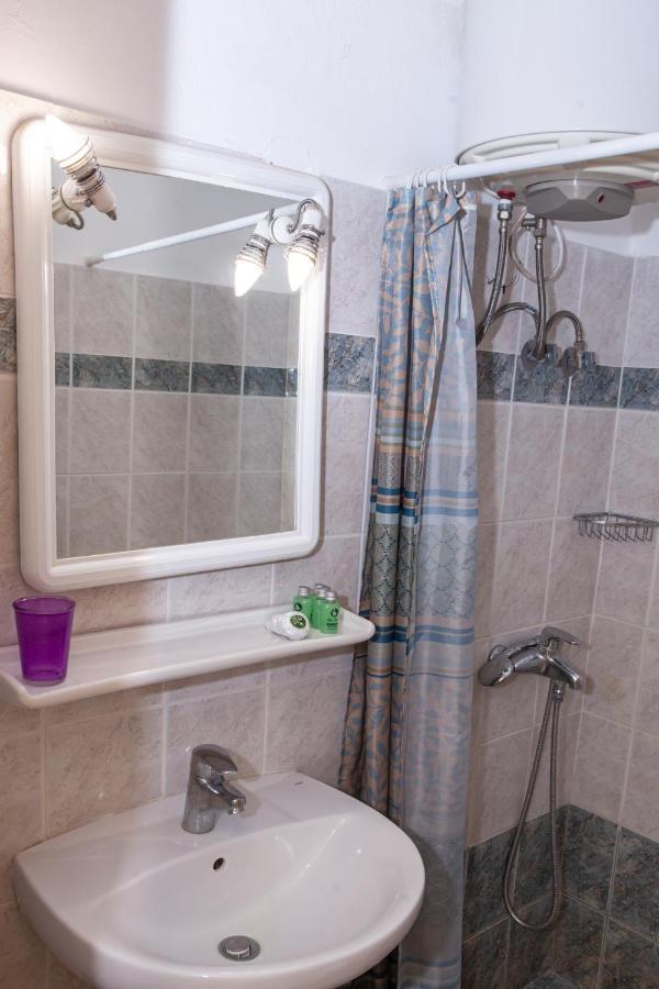 Hotel Loula Rooms And Apartments Kamena Vourla Ngoại thất bức ảnh