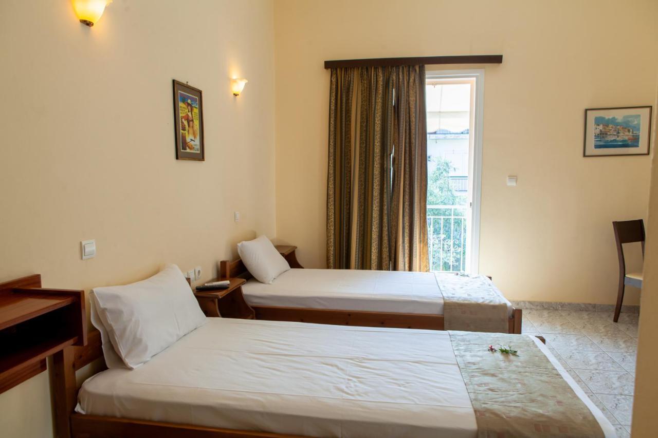 Hotel Loula Rooms And Apartments Kamena Vourla Ngoại thất bức ảnh