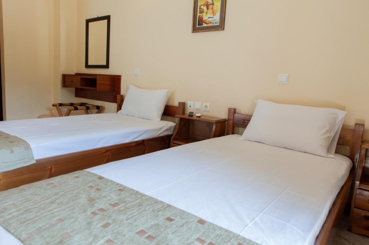 Hotel Loula Rooms And Apartments Kamena Vourla Ngoại thất bức ảnh