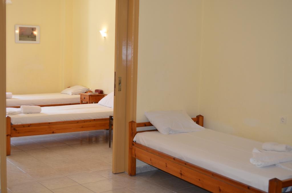 Hotel Loula Rooms And Apartments Kamena Vourla Phòng bức ảnh