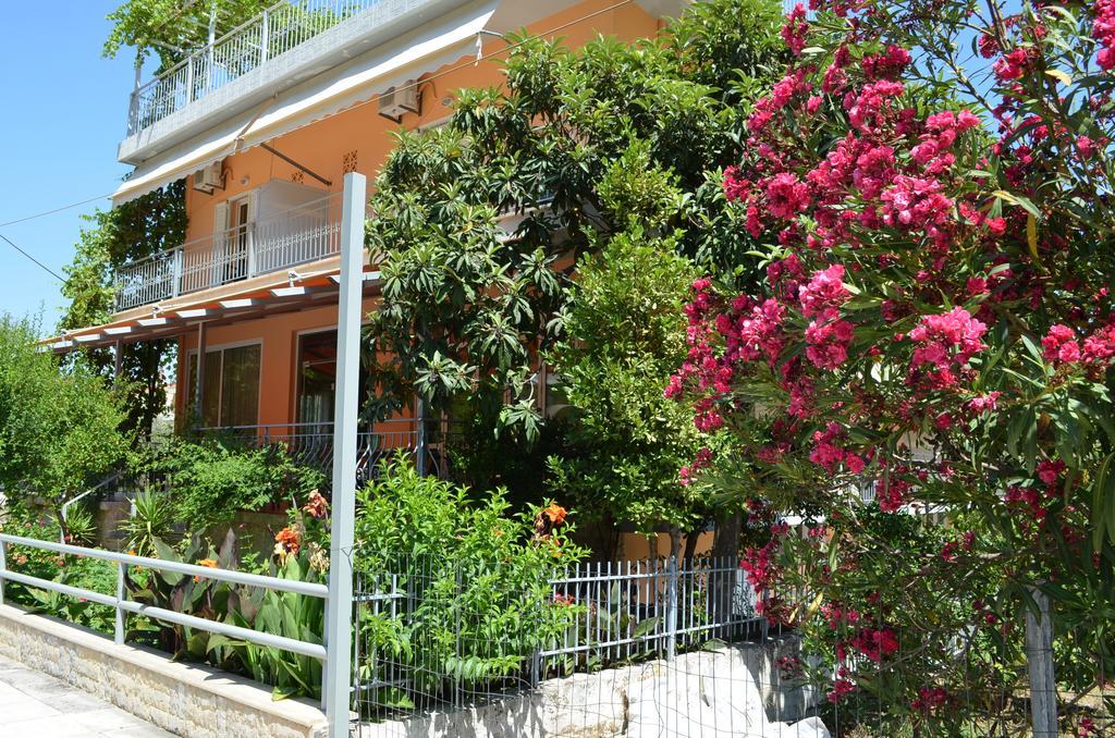 Hotel Loula Rooms And Apartments Kamena Vourla Ngoại thất bức ảnh